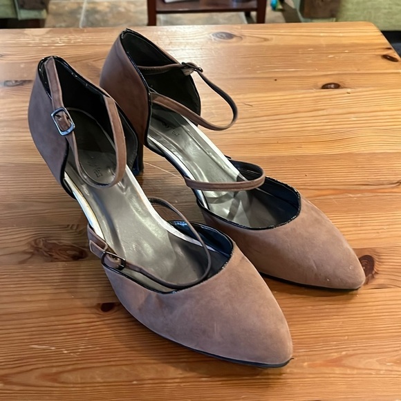 Barefoot Tess BFT tan suede pumps size 11 - Picture 1 of 11